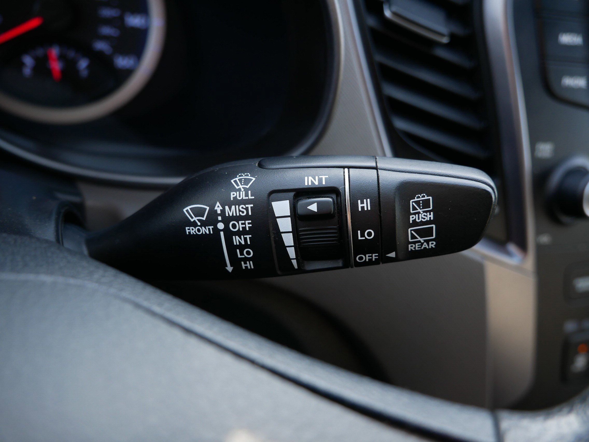 Used 2016 Hyundai Santa Fe SE image 32