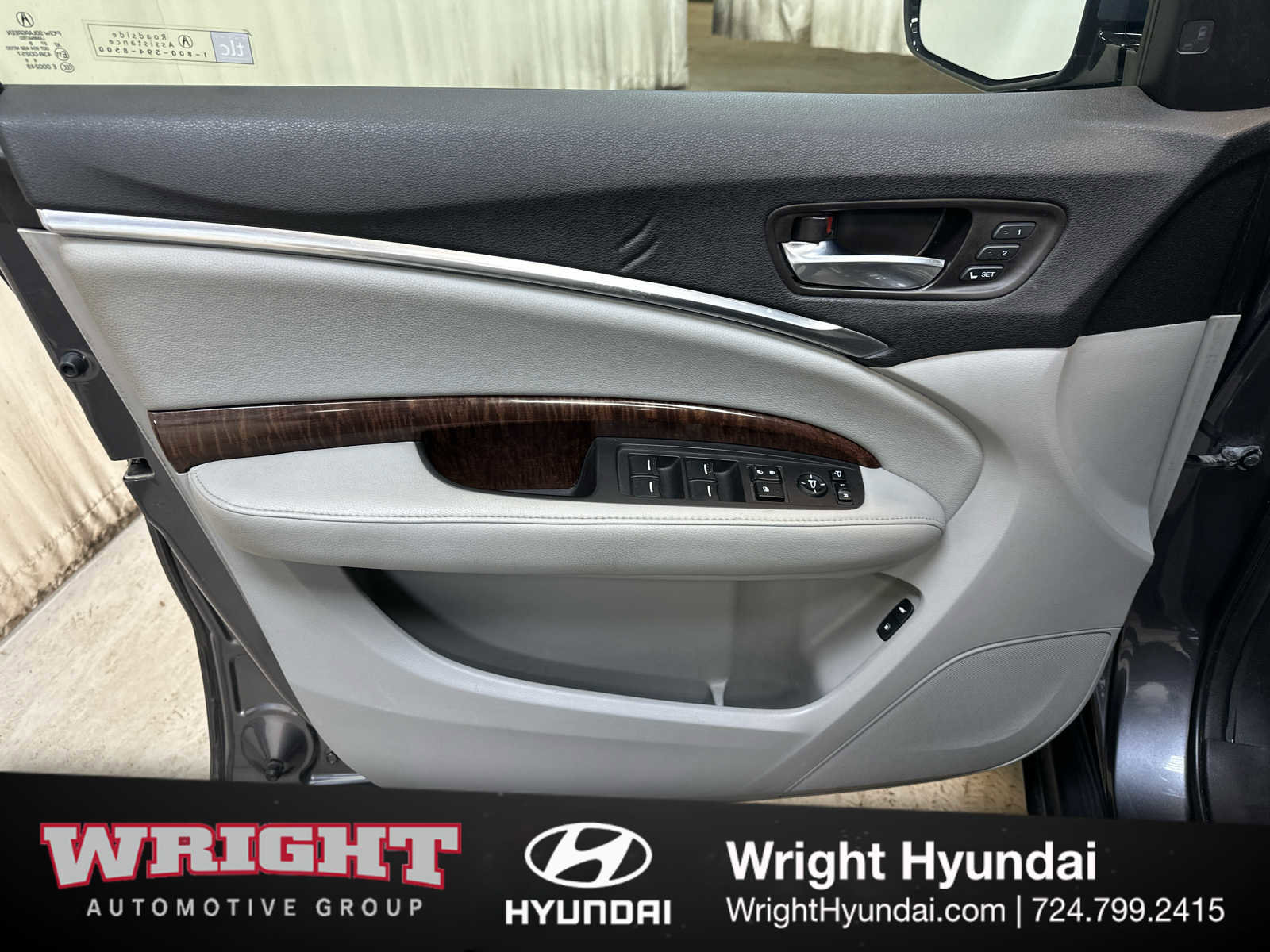 Used 2017 Acura MDX SH-AWD w/ Technology Package image 9