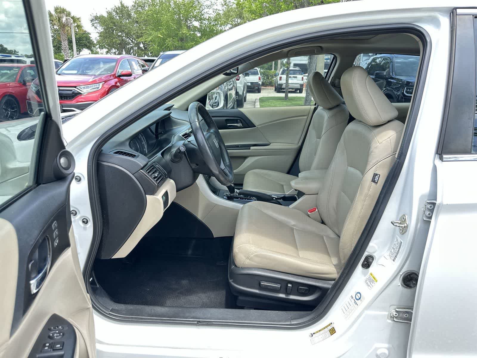 Used 2015 Honda Accord EX-L image 2