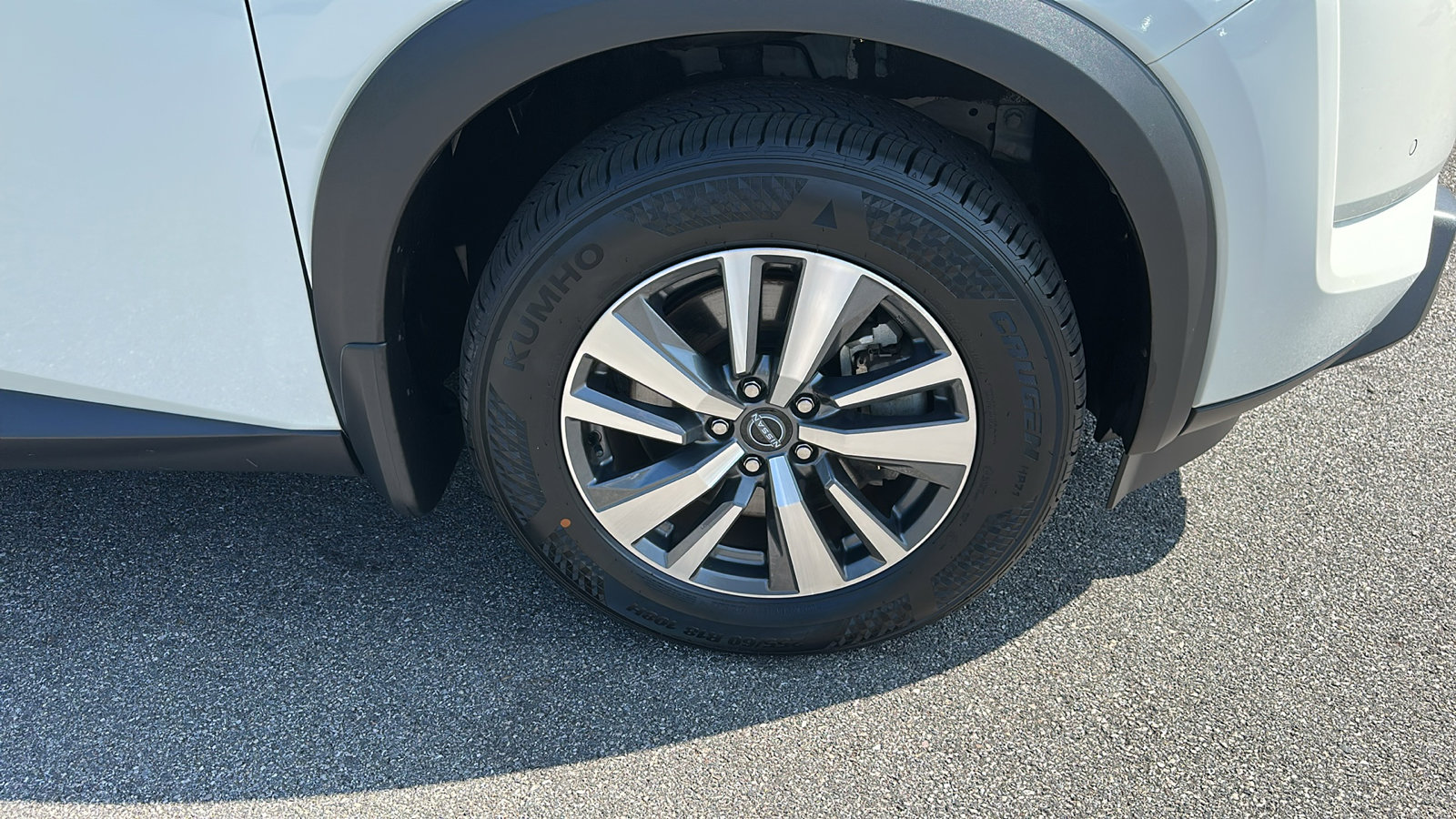 Certified 2024 Nissan Pathfinder SL w/ Black Appearance Package image 8