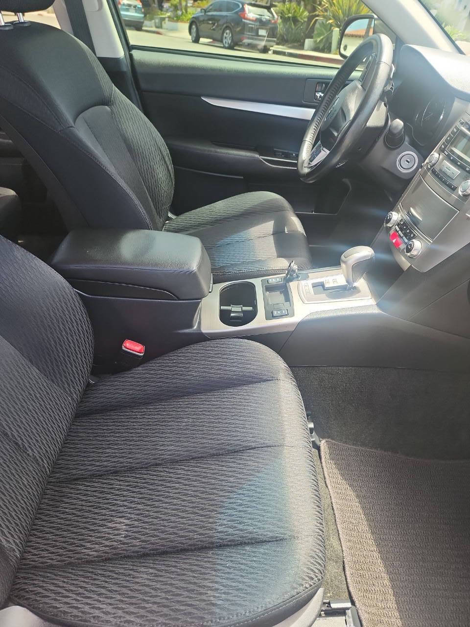 Used 2012 Subaru Outback 2.5i Premium w/ All-Weather Pkg AWD/4WD image 8