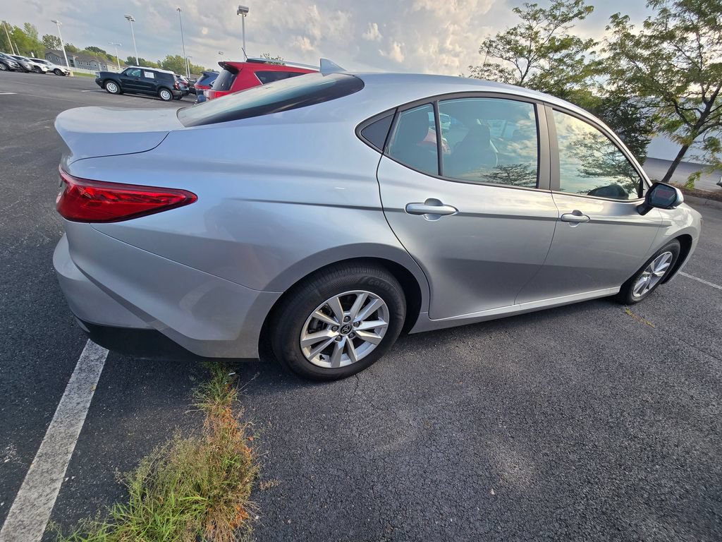 Used 2026 Toyota Camry LE FWD image 9