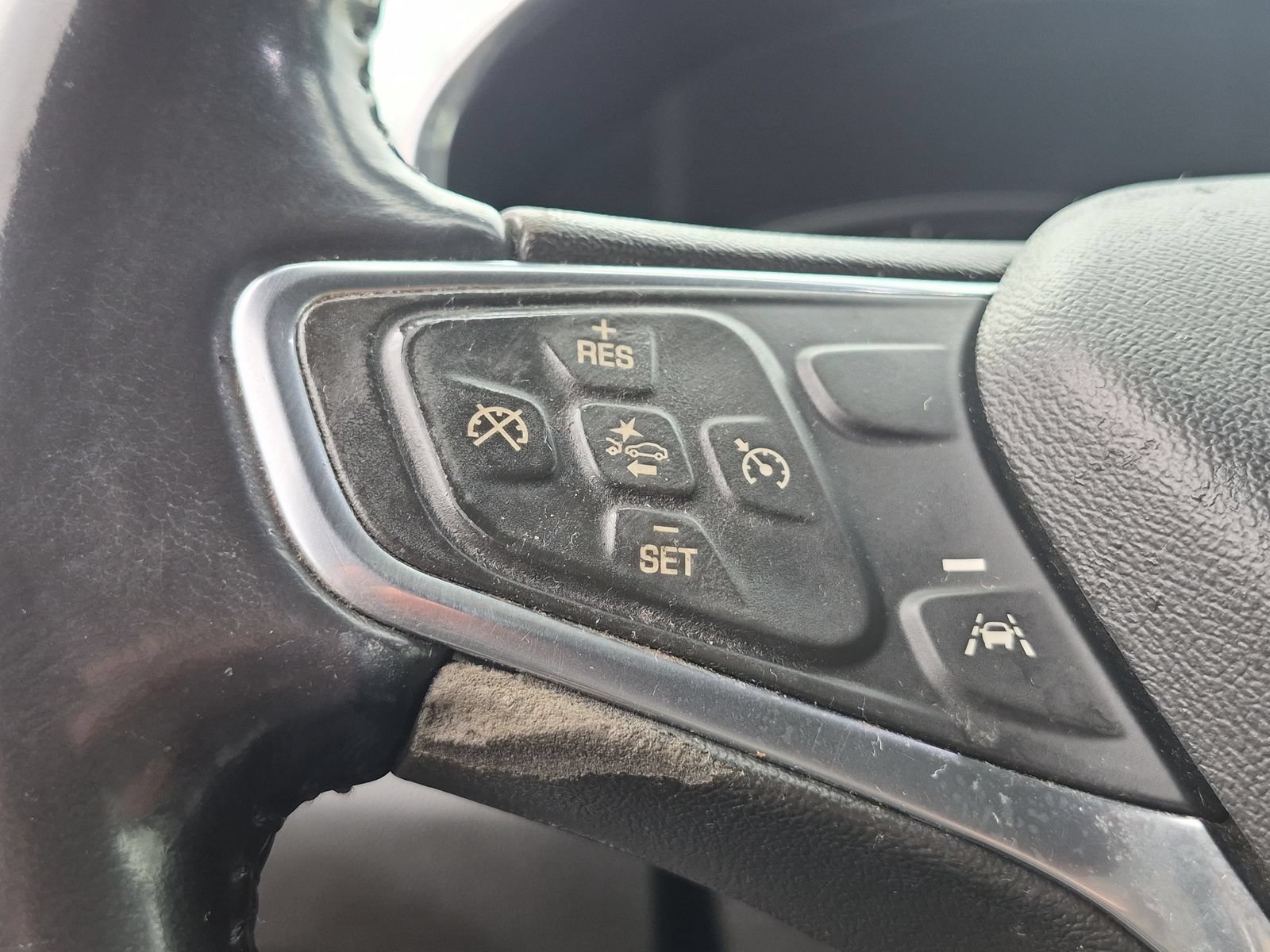 Used 2019 Chevrolet Equinox LT w/ Driver Convenience Package FWD image 22
