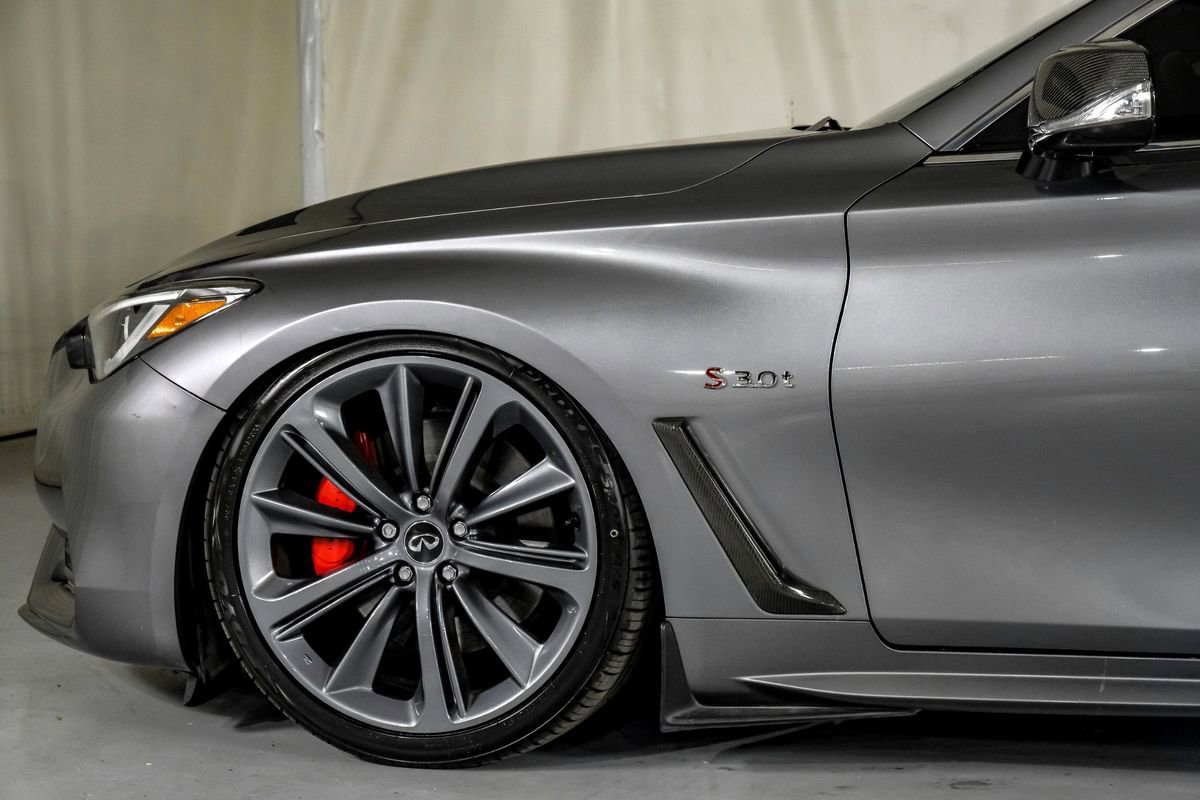 Used 2018 INFINITI Q60 Red Sport 400 w/ Sensory Package 3.0T Sport RWD image 11