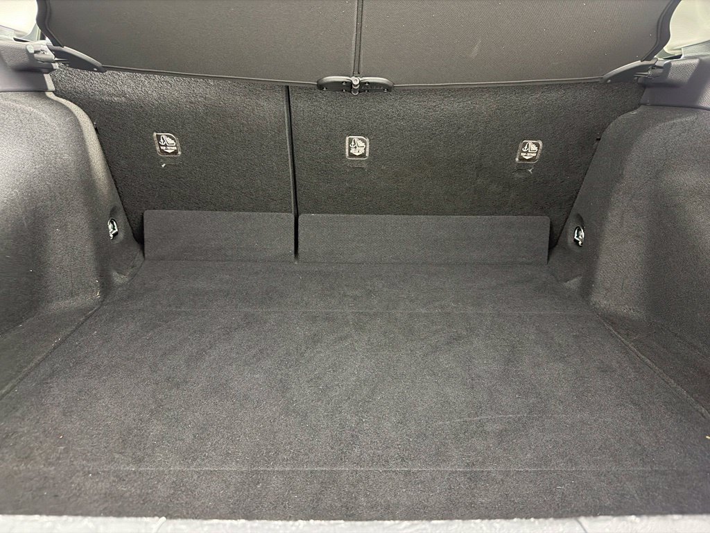 Used 2025 Toyota Prius LE FWD image 19