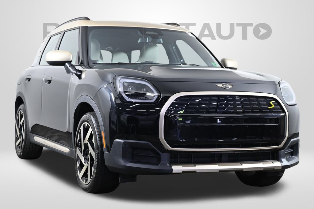 Certified 2025 MINI Cooper Countryman SE AWD/4WD image 3