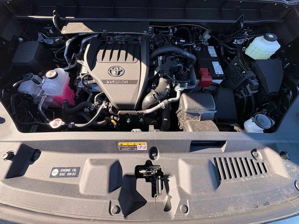 Used 2026 Toyota Highlander Platinum image 33