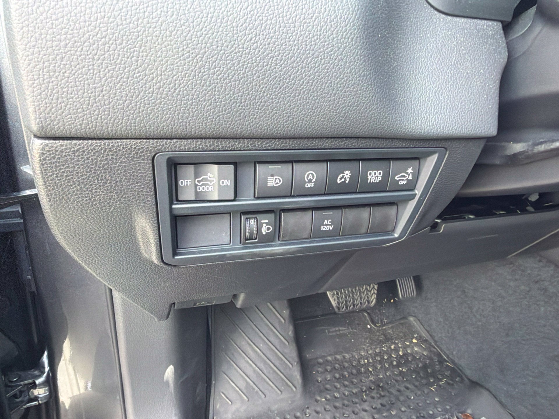Certified 2026 Toyota Tundra Limited w/ Power Package AWD/4WD image 14