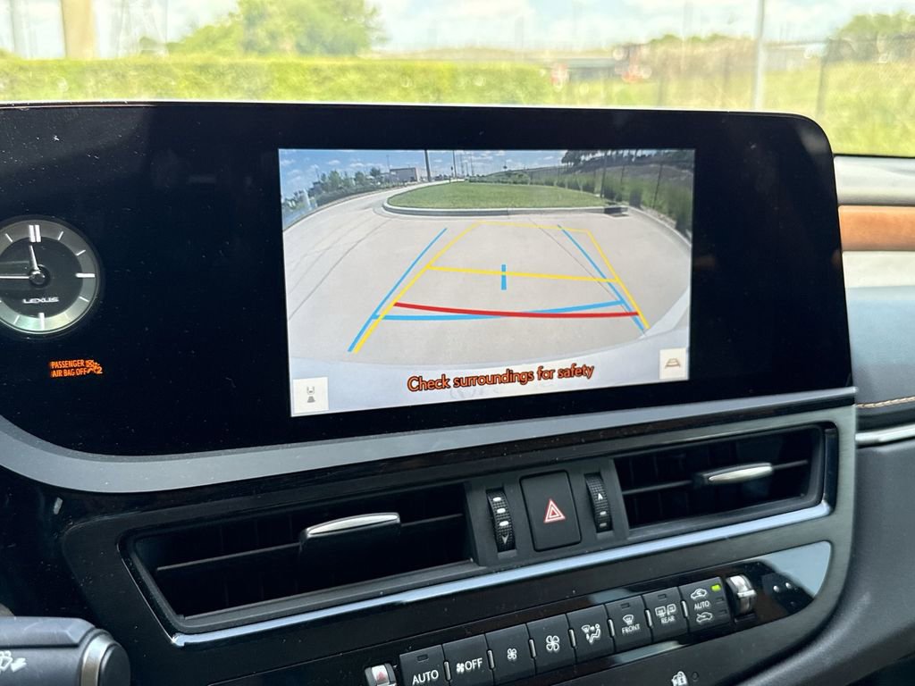 Used 2024 Lexus ES 300h w/ Premium Package FWD image 24