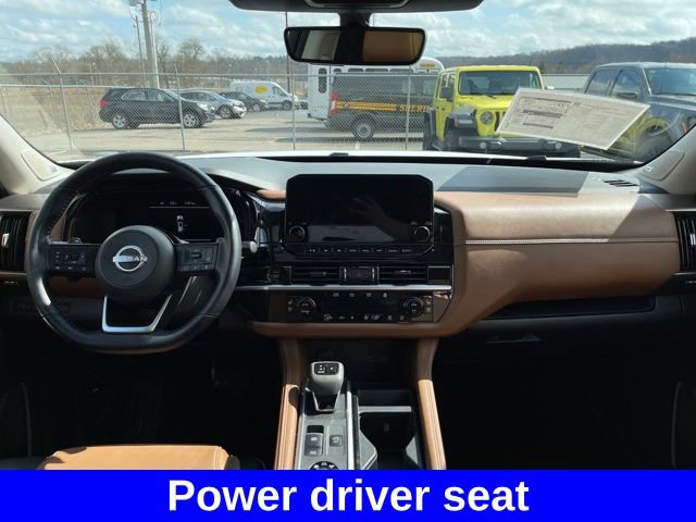 Used 2025 Nissan Pathfinder Platinum w/ Cargo Package image 12