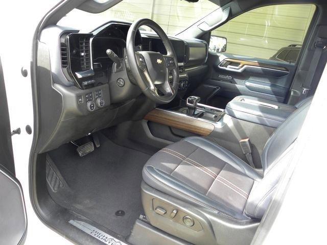 Used 2022 Chevrolet Silverado 1500 High Country w/ Technology Package image 17