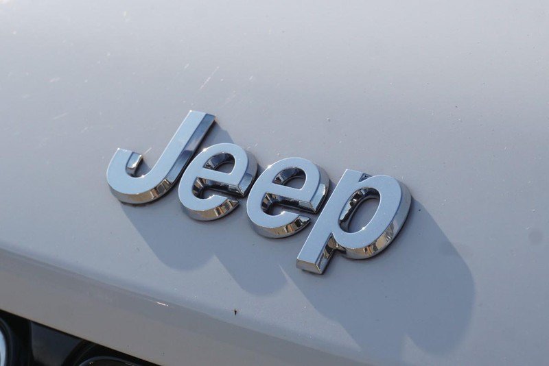 Used 2023 Jeep Grand Cherokee L Limited w/ Luxury Tech Group II AWD/4WD image 11