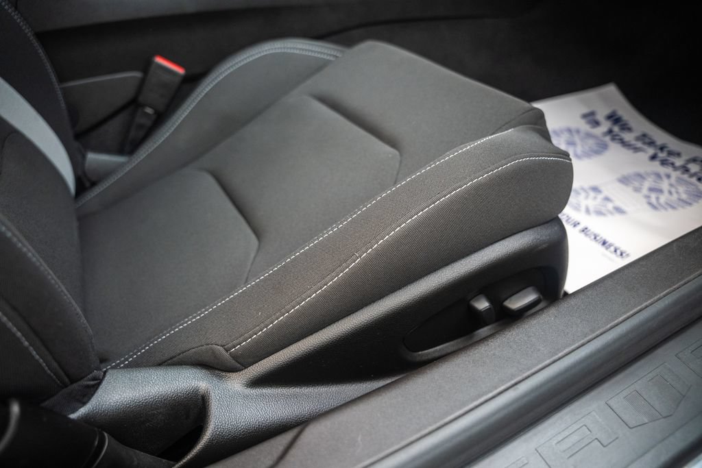 Used 2023 Chevrolet Camaro LT RWD image 33