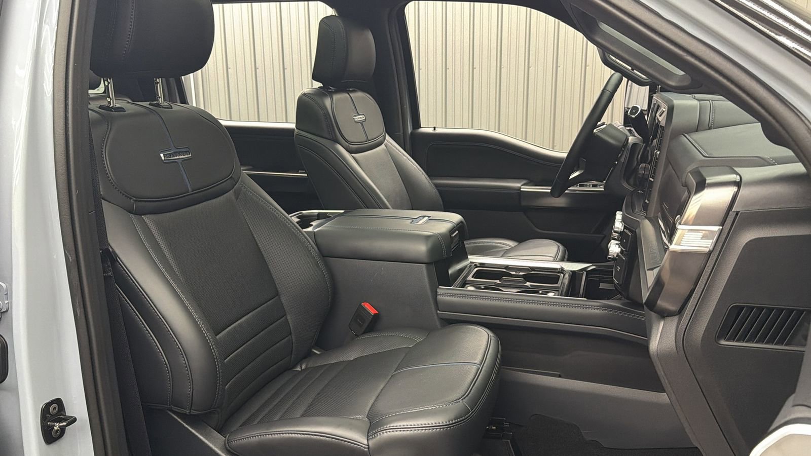 Used 2026 Ford F450 Platinum w/ FX4 Off-Road Package image 42