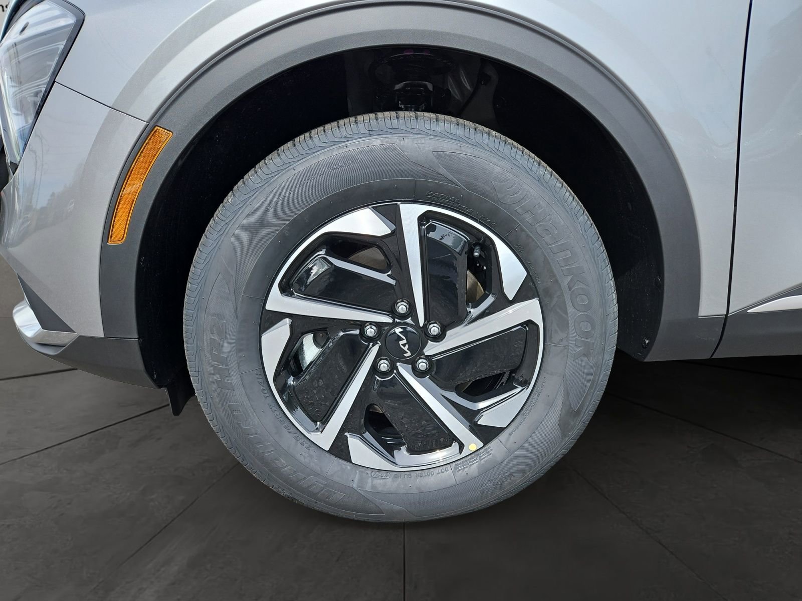 Used 2025 Kia Sportage LX image 14