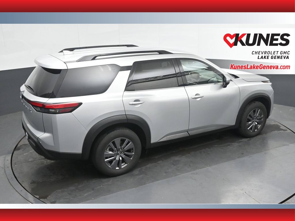 Used 2025 Nissan Pathfinder SV FWD image 31