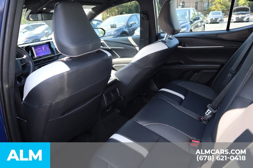 Used 2025 Toyota Camry SE image 18