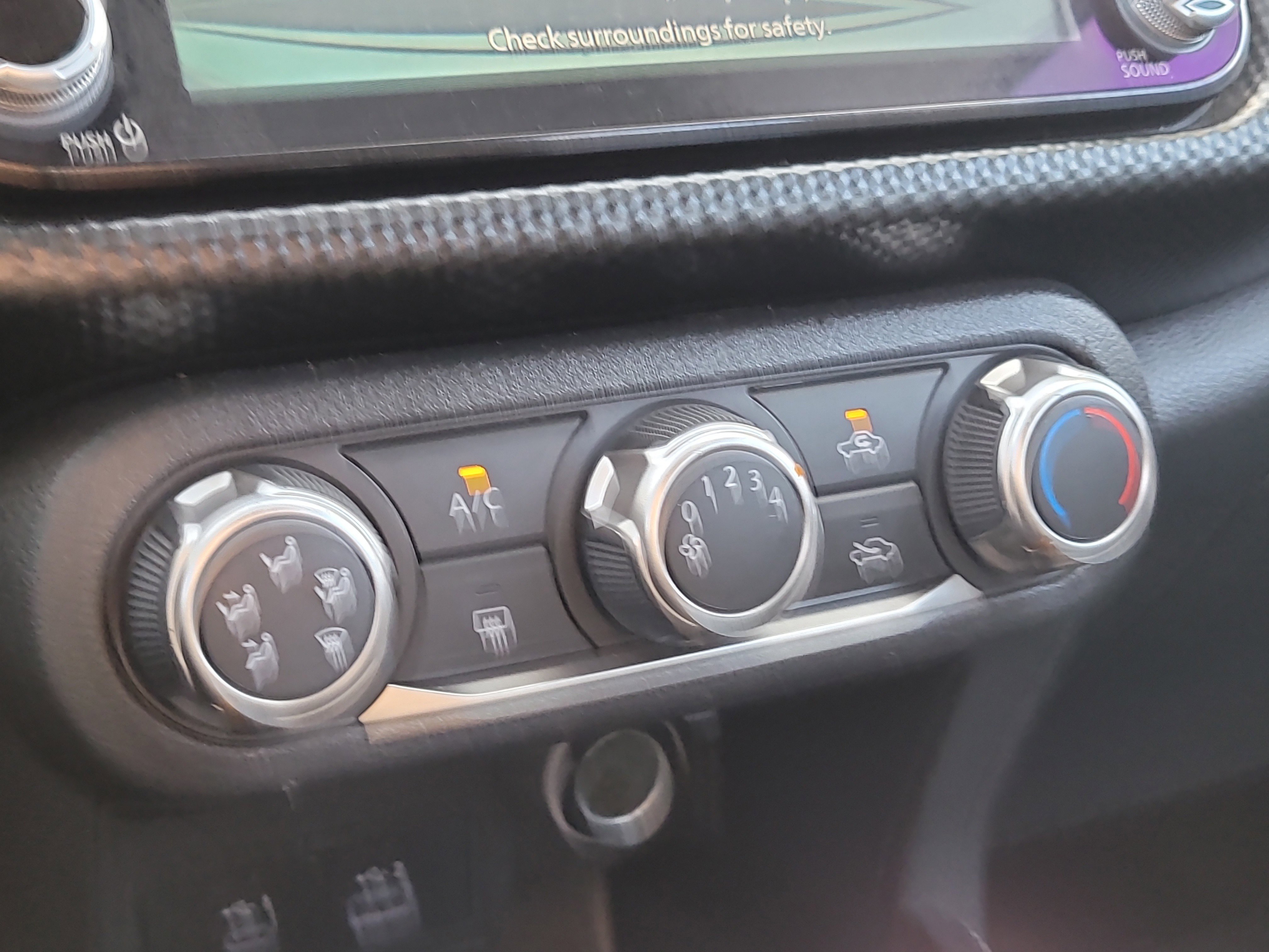 Used 2024 Nissan Kicks SV image 24