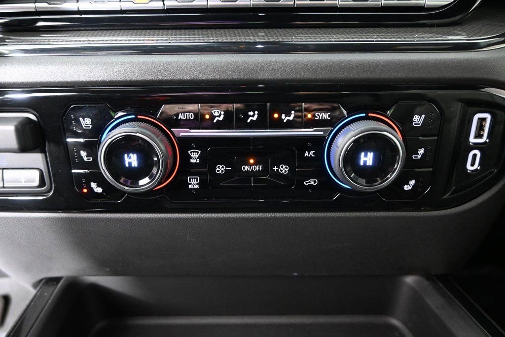 Used 2024 Chevrolet Silverado 2500 ZR2 w/ Technology Package image 30