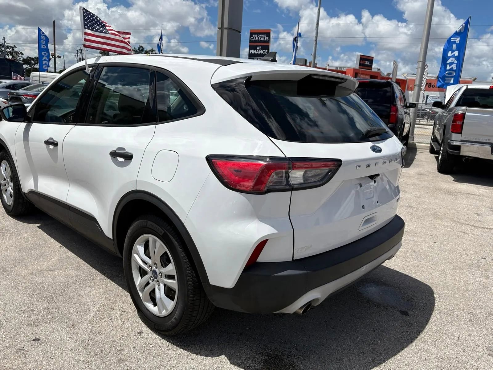 Used 2020 Ford Escape S image 9