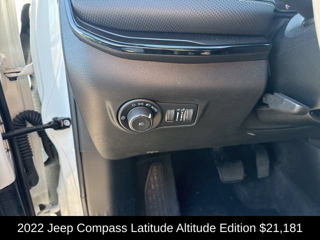 Used 2022 Jeep Compass Latitude w/ Convenience Group AWD/4WD image 15