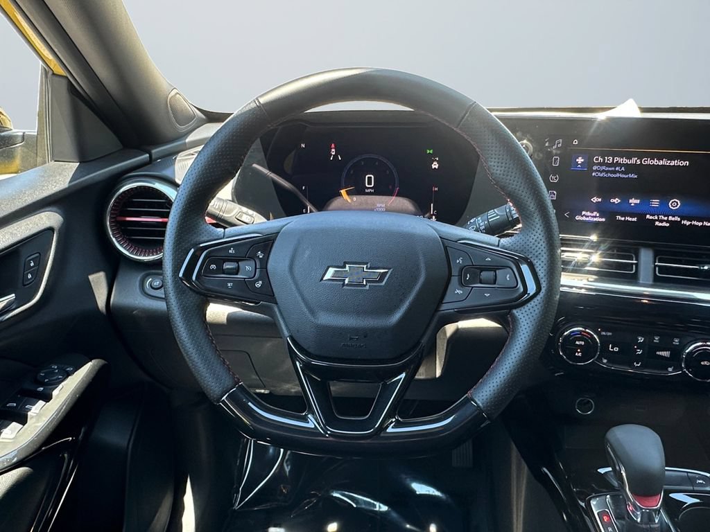 Used 2025 Chevrolet Trax RS FWD image 12