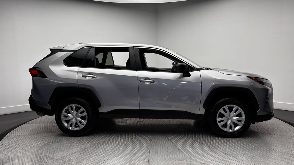 Used 2023 Toyota RAV4 LE FWD image 39