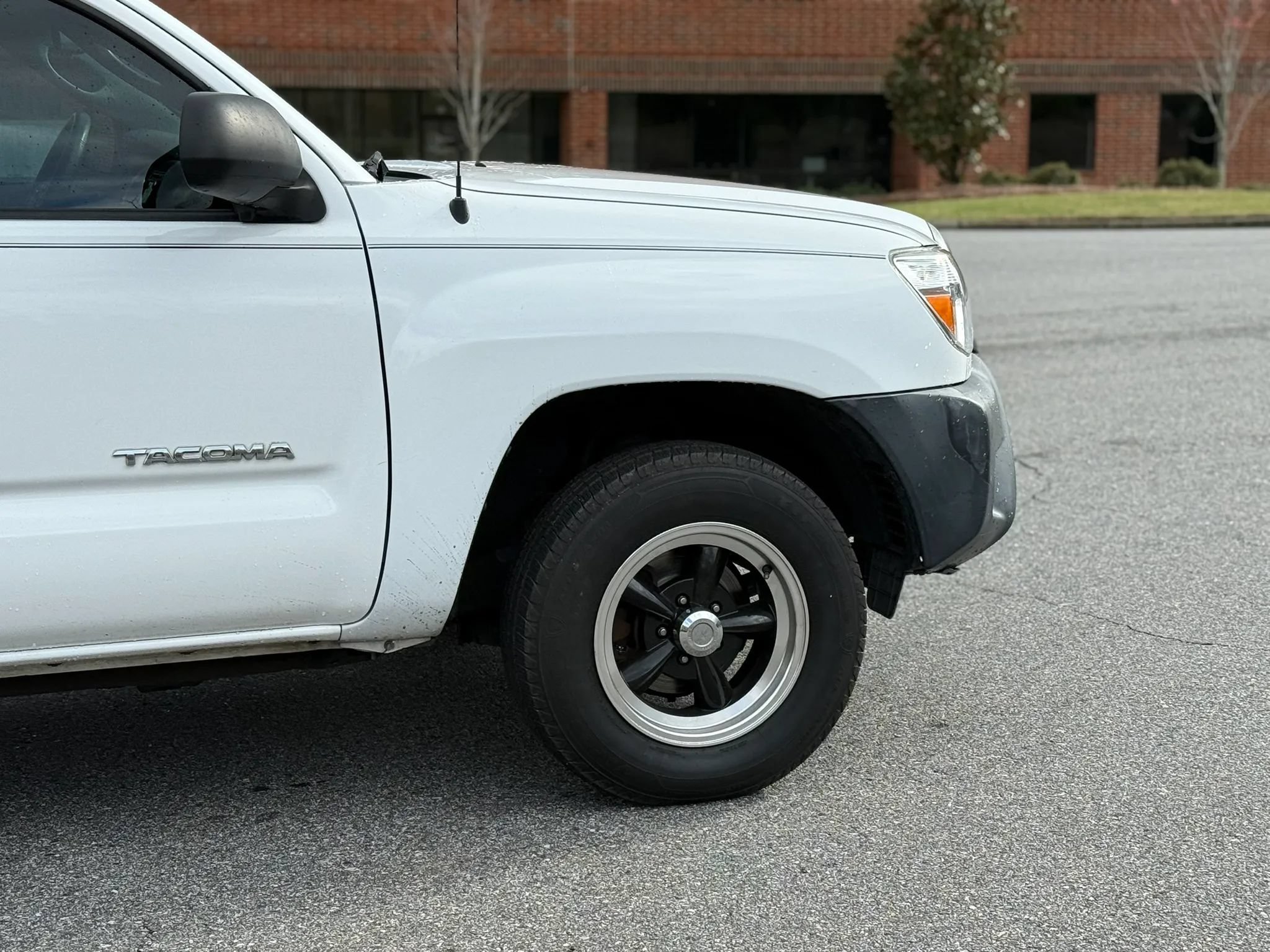 Used 2015 Toyota Tacoma 2WD Access Cab w/ Convenience Package image 7