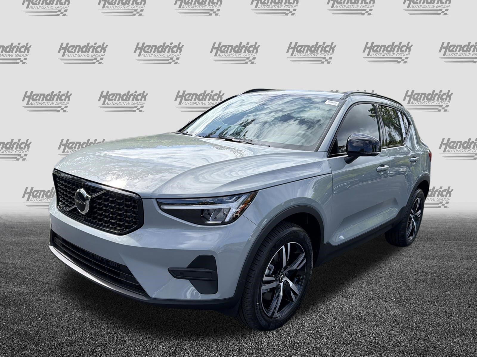 New 2026 Volvo XC40 B4 Core w/ Climate Package image 5