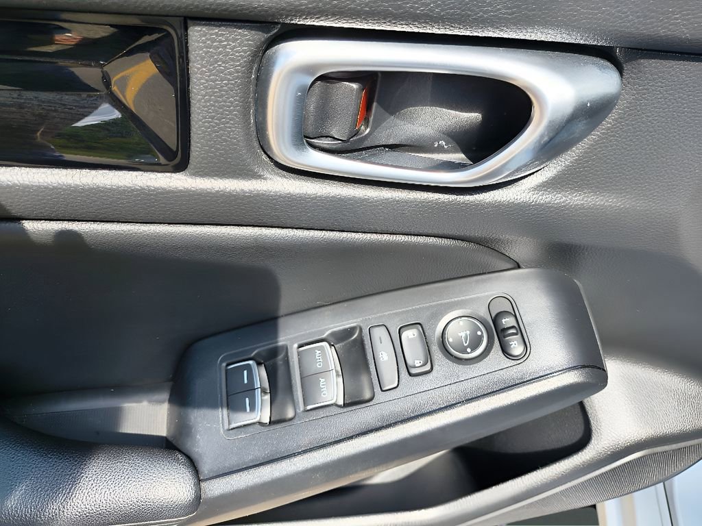 Used 2024 Honda Civic EX-L image 9