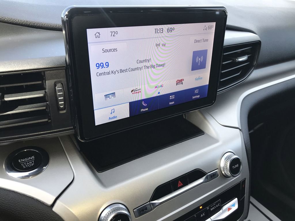 Used 2022 Ford Explorer XLT image 16