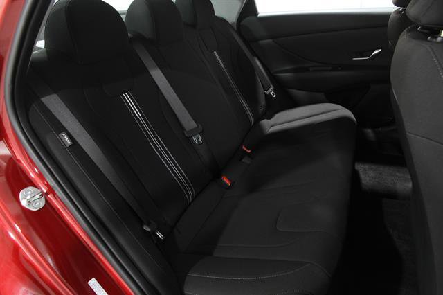 Used 2024 Hyundai Elantra SEL image 17