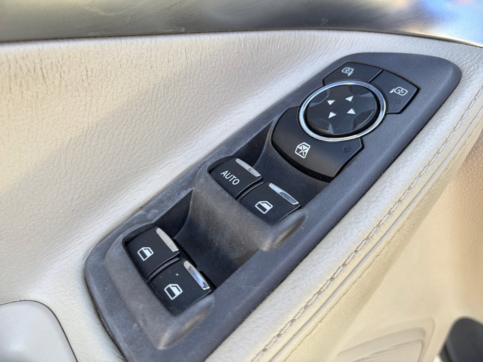 Used 2013 Ford Explorer FWD image 16