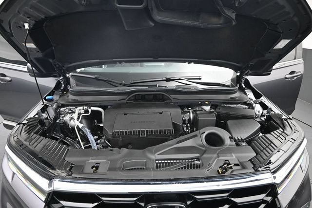 Used 2025 Honda Pilot Touring image 20