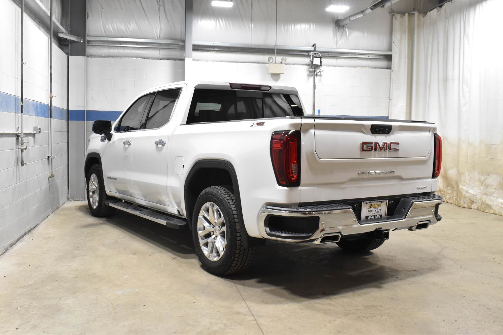 Used 2021 GMC Sierra 1500 SLT w/ SLT Premium Plus Package AWD/4WD image 26