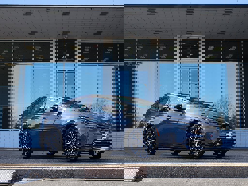 Used 2024 Toyota Prius Limited image 2