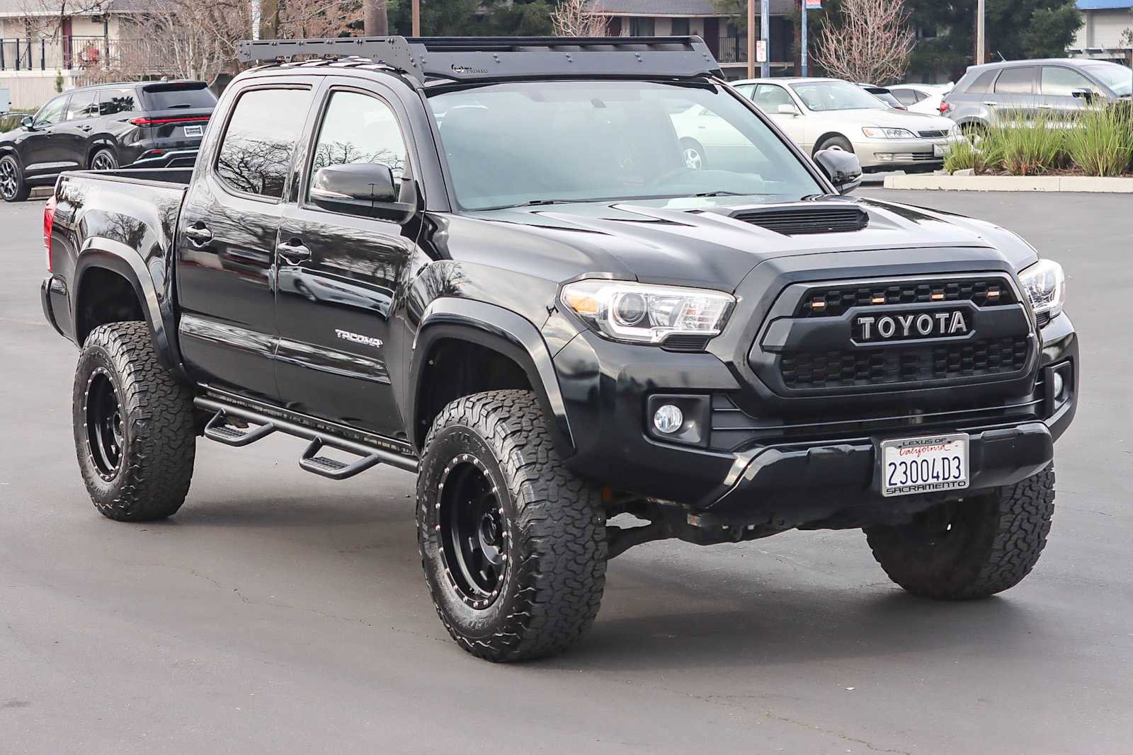 Used 2017 Toyota Tacoma TRD Sport image 5