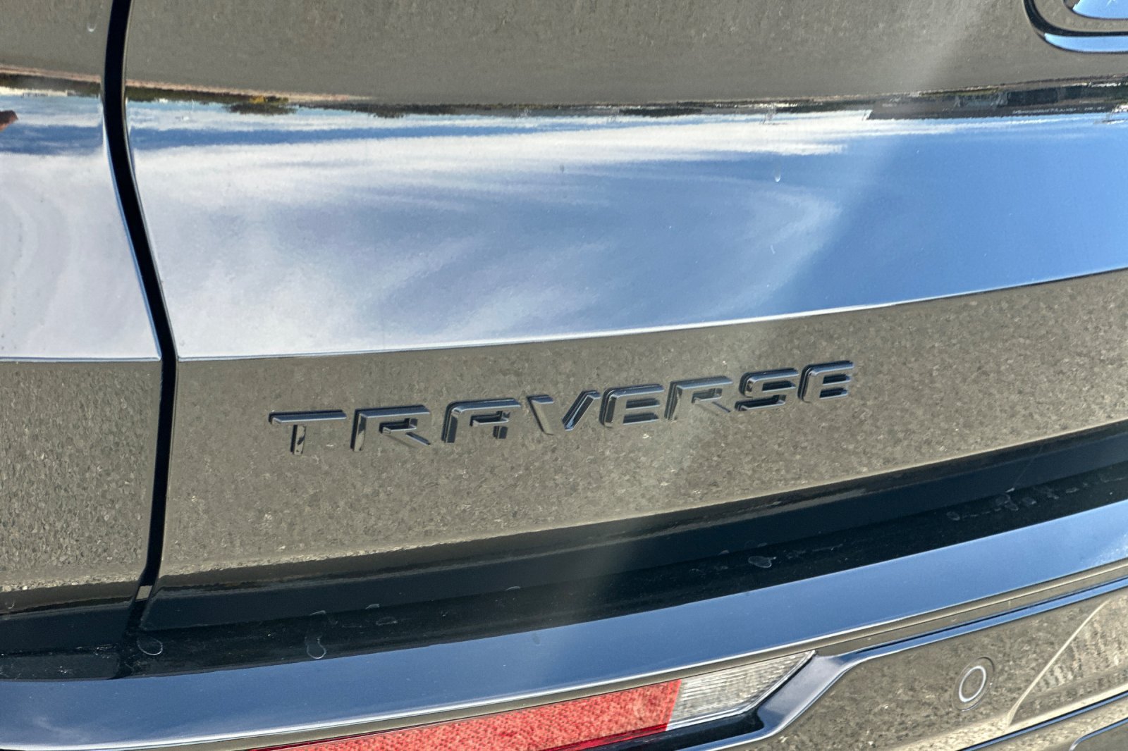 Used 2026 Chevrolet Traverse RS FWD image 27