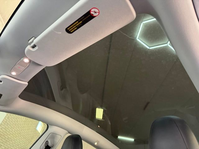 Used 2020 Tesla Model Y Long Range AWD/4WD image 28