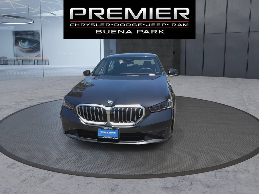 Used 2026 BMW 530i RWD image 3
