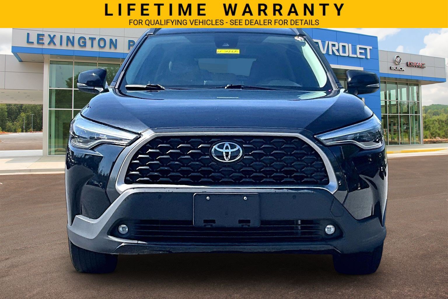 Used 2022 Toyota Corolla Cross XLE w/ Convenience Package AWD/4WD image 3