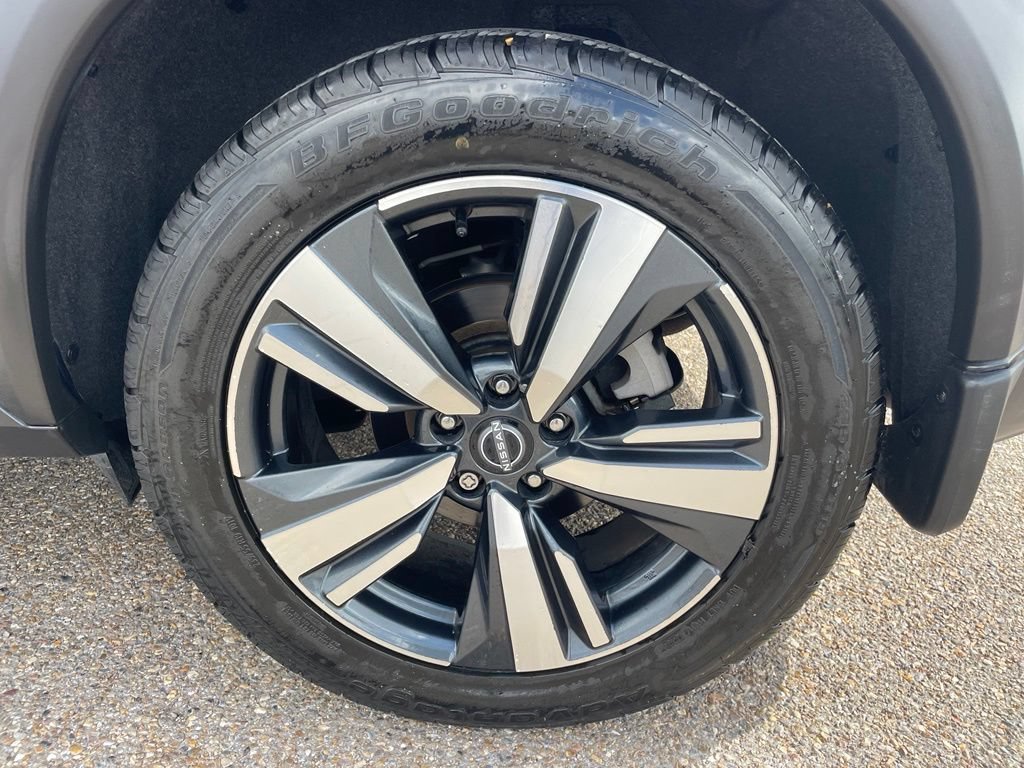 Certified 2023 Nissan Rogue SL w/ SL Premium Package FWD image 18