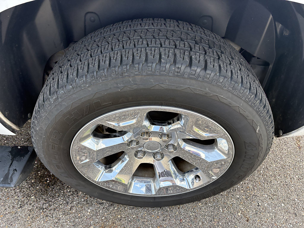 Used 2010 Chevrolet Tahoe LTZ RWD image 10