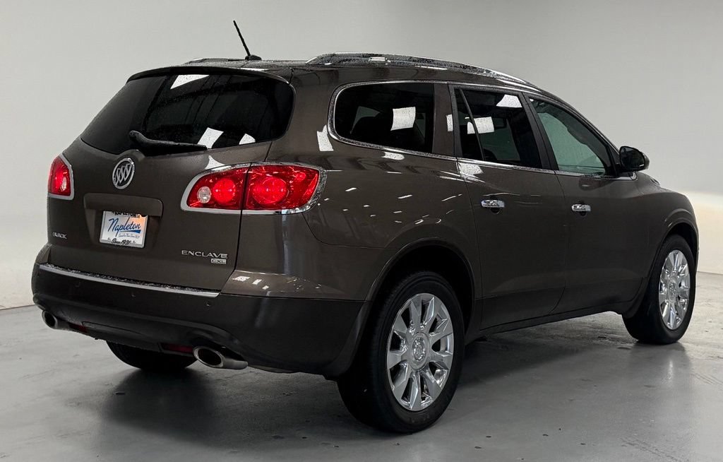 Used 2011 Buick Enclave CXL FWD image 3