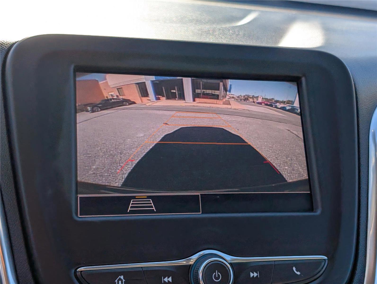 Used 2022 Chevrolet Equinox LT image 29