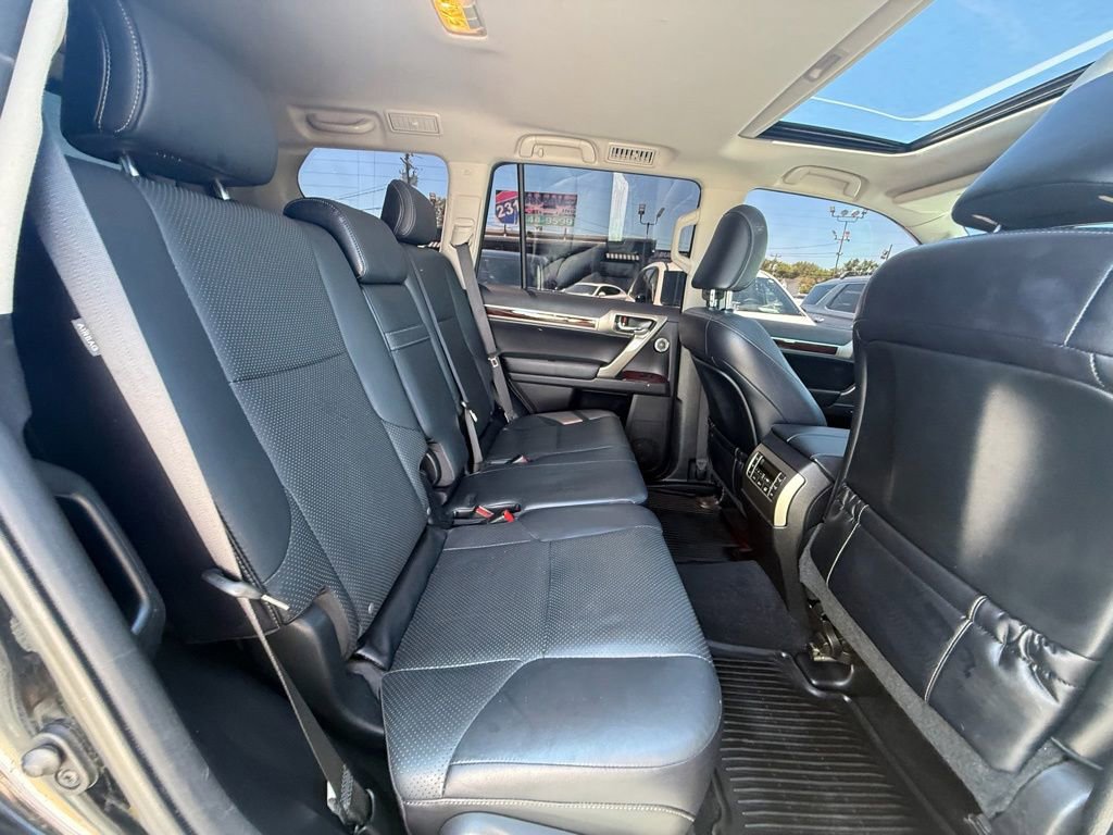 Used 2015 Lexus GX 460 Luxury w/ Preferred Accessory Package AWD/4WD image 21