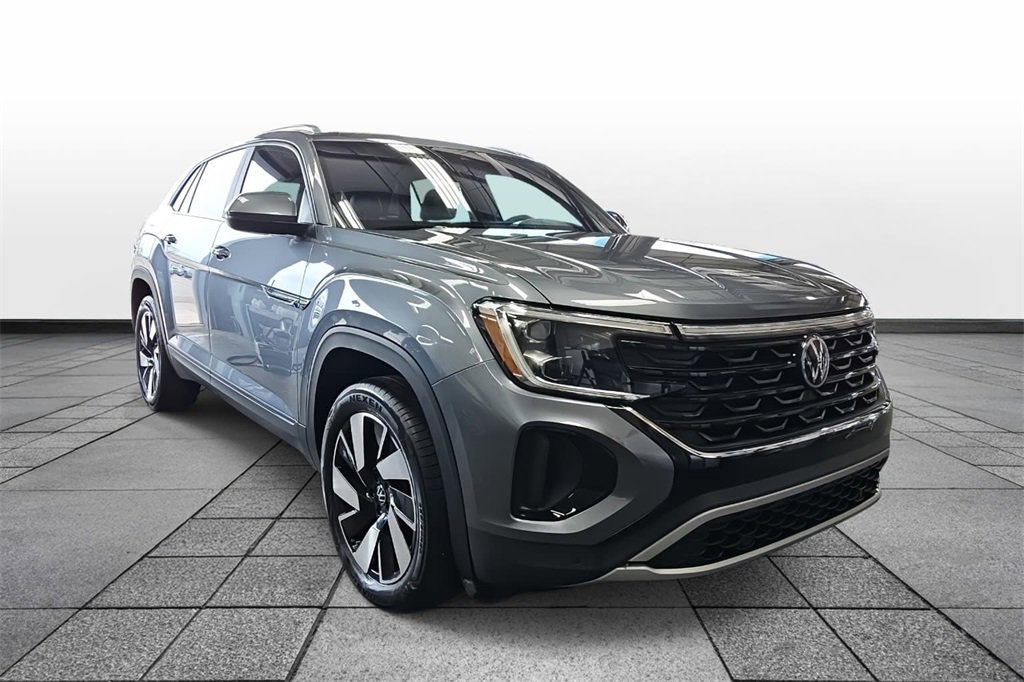 Used 2024 Volkswagen Atlas Cross Sport SE image 3