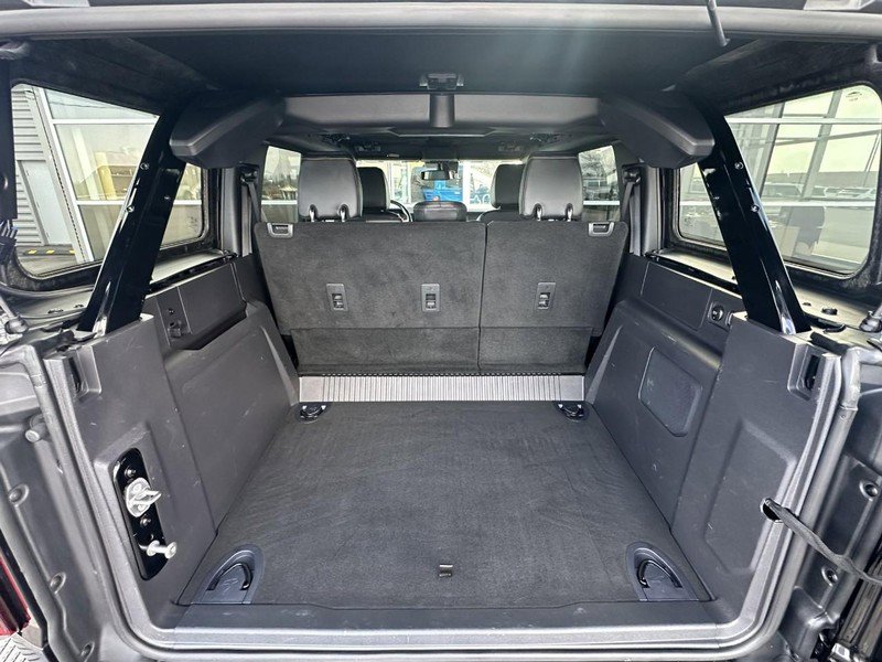 Used 2022 Ford Bronco Badlands image 16