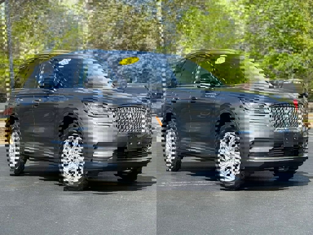 Used 2022 Lincoln Corsair FWD image 2