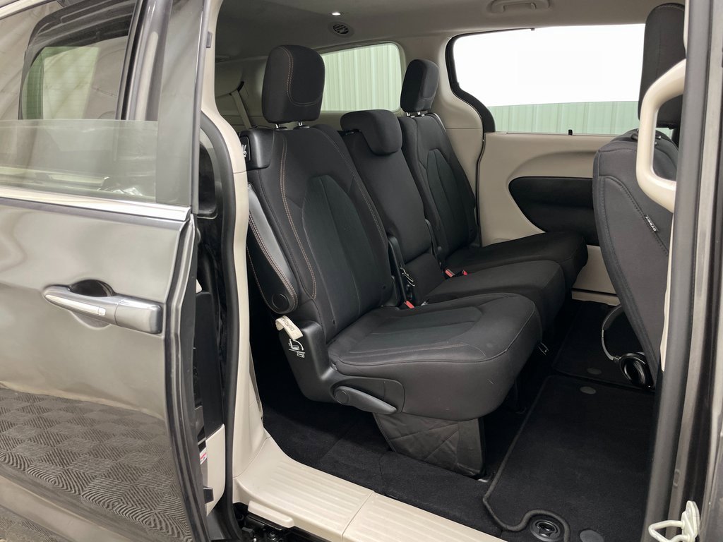 Used 2019 Chrysler Pacifica Touring Plus w/ Advanced Safetytec Group image 43